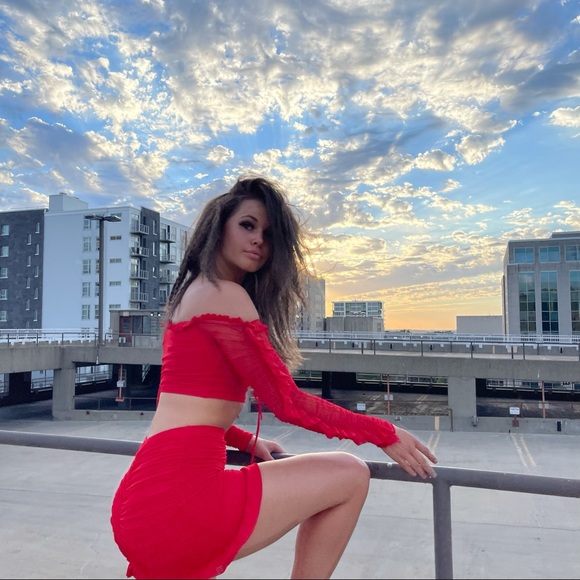 Bright Red Top and Skirt. Size small - Picture 3 of 4